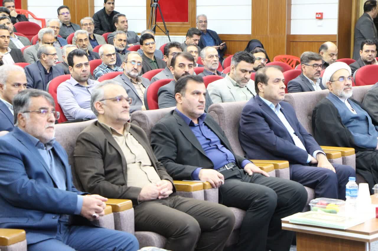 تعامل مجمع بسیجیان و مسئولان کاشان باید مستمر و هدفمند باشد