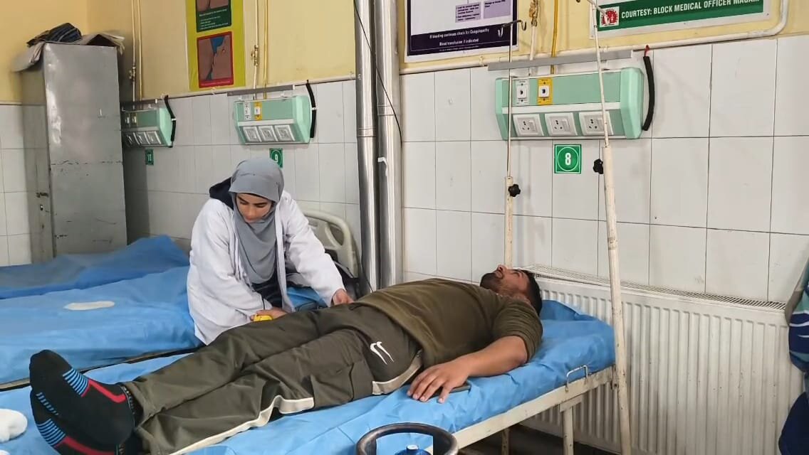 जम्मू - कश्मीर; तंजीमुल मकातिब और एसडीएच मगाम के सहयोग से रक्तदान शिविर / युवाओं का अद्भुत इंसानियत का जज्बा