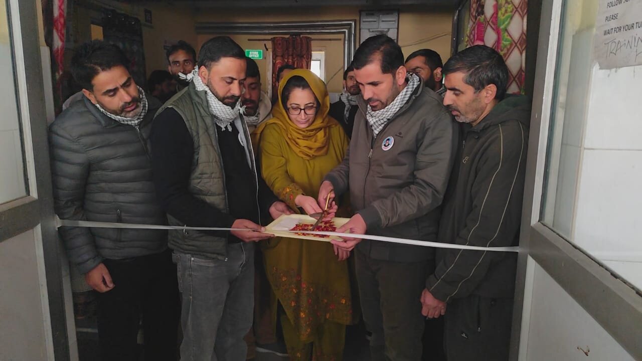 जम्मू - कश्मीर; तंजीमुल मकातिब और एसडीएच मगाम के सहयोग से रक्तदान शिविर / युवाओं का अद्भुत इंसानियत का जज्बा