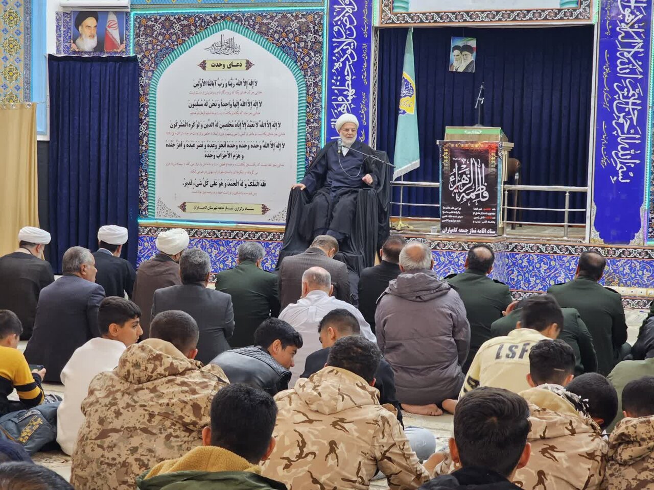 فیلم| حضور حجت الاسلام والمسلمین پورذهبی به مناسبت ایام فاطمیه در مصلای کامیاران