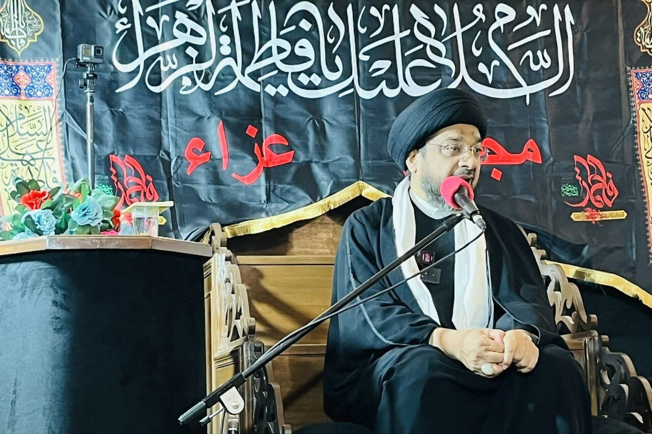 हज़रत फातेमा ज़हेरा स.ल. की शहादत के मौके पर मजलिस आयोजित की गई