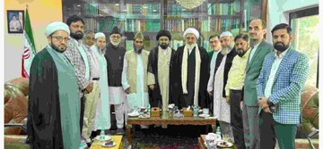 دیدار نخبگان عملی و دینی بمبئی با نمایندۀ ولی‌فقیه در هند؛ تأکید بر وحدت و همگرایی در جهان اسلام