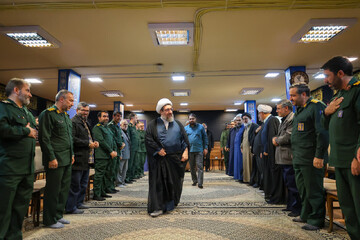 تصاویر / دیدار فرماندهان و مسئولان رده های بسیج در استان آذربایجان شرقی با  امام جمعه تبریز