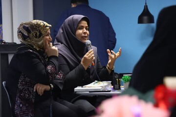 تصاویر/ آیین نقد و بررسی کتاب «دویدن تا آرزوی سوم» در اراک