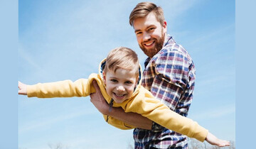 بی‌توجهی به بازی کودک، رشد او را کند می‌کند