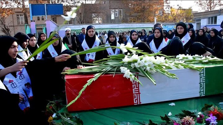 تصاویر/  مراسم استقبال از شهید گمنام در مدرسه معلم سلماس