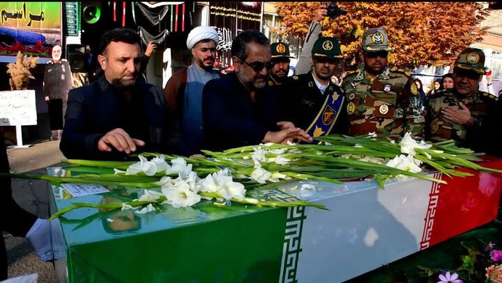 تصاویر/  مراسم استقبال از شهید گمنام در مدرسه معلم سلماس