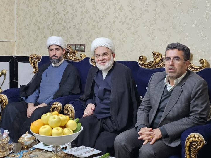 تصاویر/تقدیر نماینده ولی‌فقیه در کردستان از فعالان دینی کامیاران