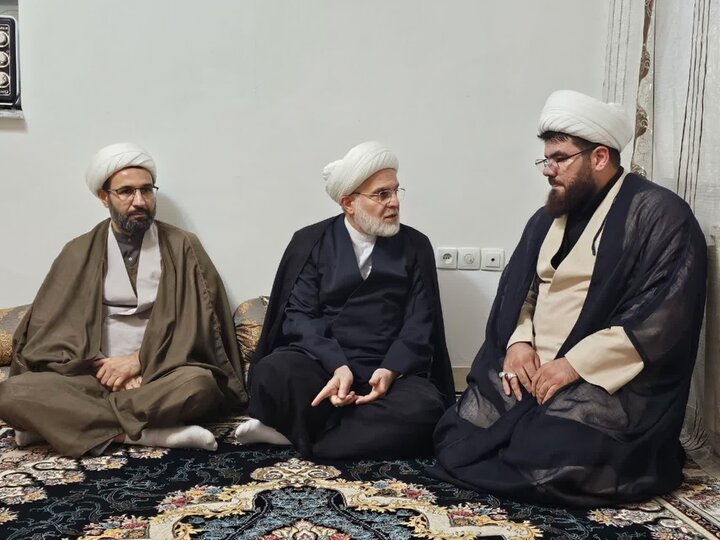 تصاویر/تقدیر نماینده ولی‌فقیه در کردستان از فعالان دینی کامیاران