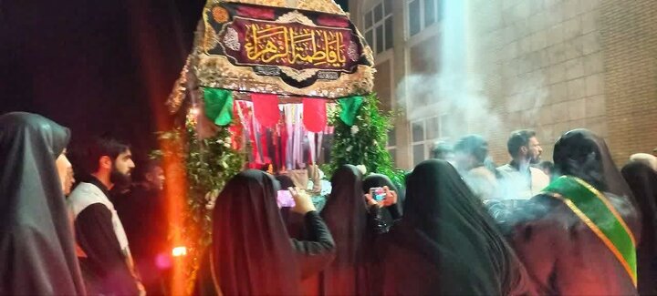 تصاویر/مراسم استقبال ازشهید گمنام در مدرسه علمیه فاطمه الزهرا(س) ساوه