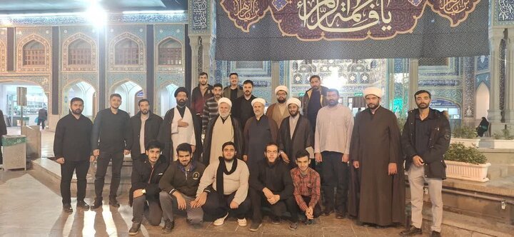 تصاویر /اردوی زیارتی و سیاحتی جمعی ازطلاب حوزه علمیه قزوین به مناسبت هفته بسیج وروز قشر(روزطلبه ودانشجو) به حرم مطهر عبدالعظیم حسنی