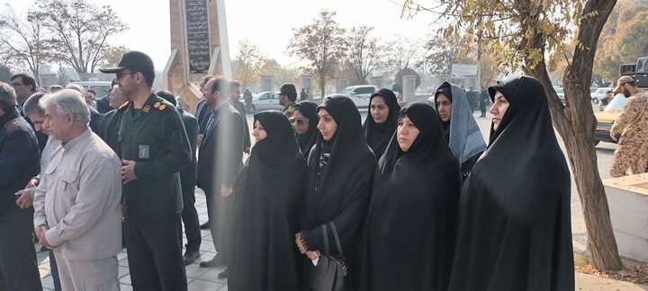 تصاویر/ آیین غبارروبی و عطرافشانی مزار شهدا و  بدرقه شهید گمنام در نقده