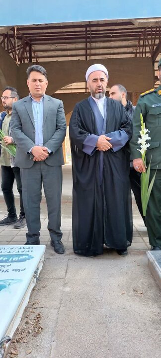 تصاویر/ آیین غبارروبی و عطرافشانی مزار شهدا و  بدرقه شهید گمنام در نقده