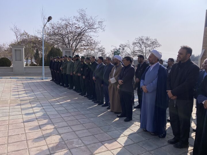 تصاویر/ آیین غبارروبی و عطرافشانی مزار شهدا و  بدرقه شهید گمنام در نقده