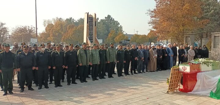 تصاویر/ آیین غبارروبی و عطرافشانی مزار شهدا و  بدرقه شهید گمنام در نقده