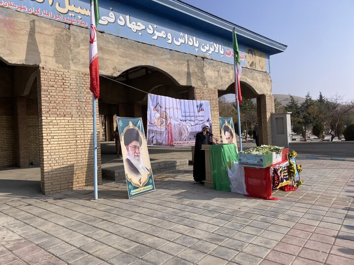 تصاویر/ آیین غبارروبی و عطرافشانی مزار شهدا و  بدرقه شهید گمنام در نقده