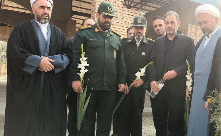 تصاویر/ آیین غبارروبی و عطرافشانی مزار شهدا و  بدرقه شهید گمنام در نقده