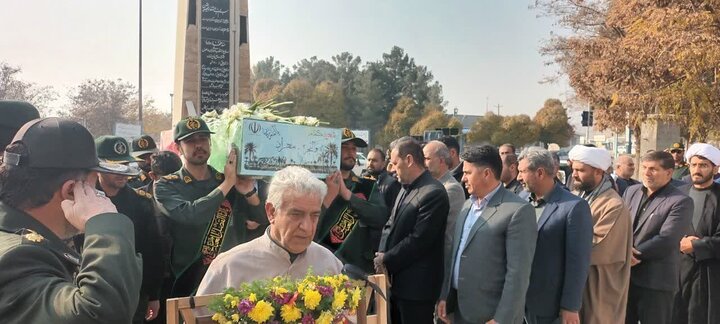 تصاویر/ آیین غبارروبی و عطرافشانی مزار شهدا و  بدرقه شهید گمنام در نقده