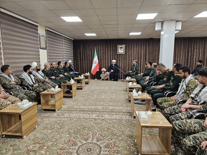 تصاویر/دیدار فرمانده سپاه بیت‌المقدس با نماینده ولی فقیه در کردستان