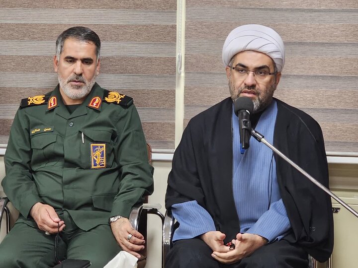 تصاویر/دیدار فرمانده سپاه بیت‌المقدس با نماینده ولی فقیه در کردستان