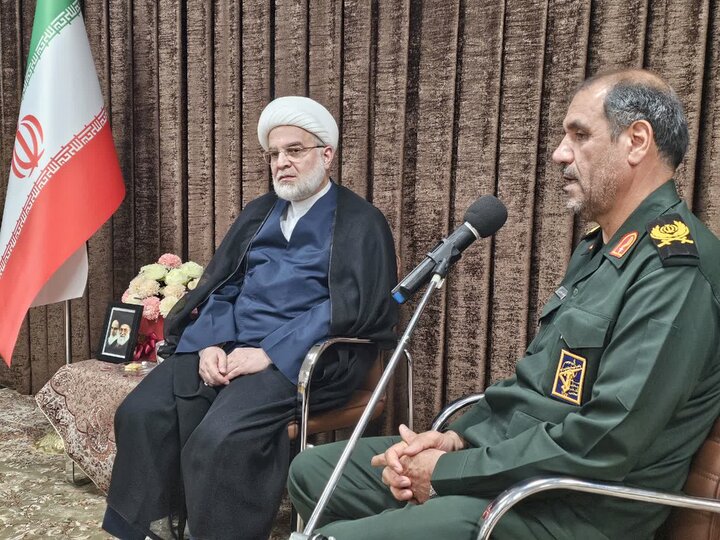 تصاویر/دیدار فرمانده سپاه بیت‌المقدس با نماینده ولی فقیه در کردستان
