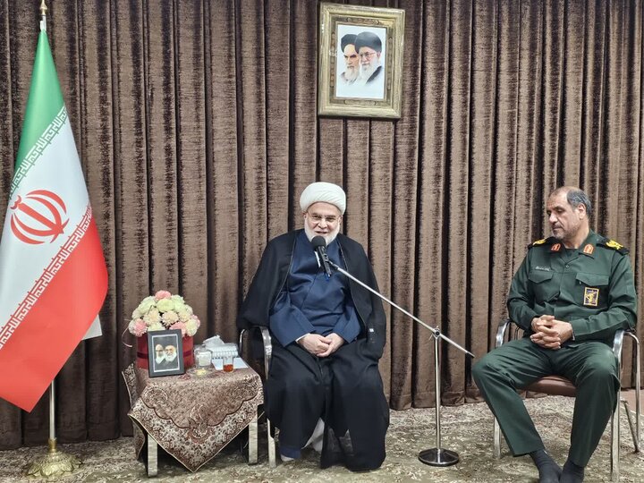 تصاویر/دیدار فرمانده سپاه بیت‌المقدس با نماینده ولی فقیه در کردستان