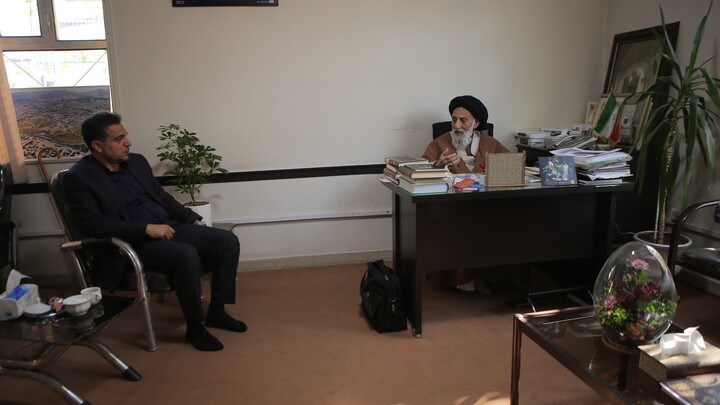 تصاویر/دیدار نماینده مردم همدان در مجلس شورای اسلامی با مدیر حوزه علمیه استان