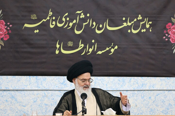 تصاوی/ همایش مبلغان دانش اموزی فاطمیه موسسه انوار همایش مبلغان دانش آموزی فاطمیه موسسه انوار طاها
