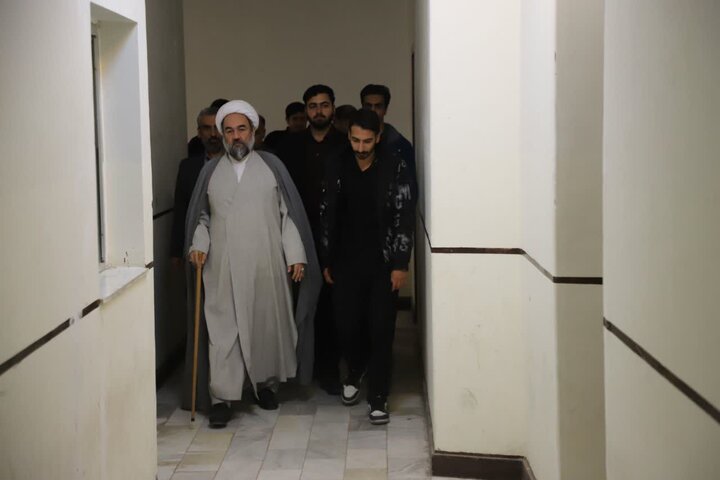 حضور سرزده و صمیمی نماینده ولی فقیه در سیستان و بلوچستان در خوابگاه دانشجویی دانشگاه سیستان و بلوچستان