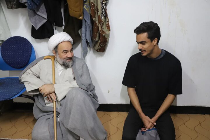 حضور سرزده و صمیمی نماینده ولی فقیه در سیستان و بلوچستان در خوابگاه دانشجویی دانشگاه سیستان و بلوچستان