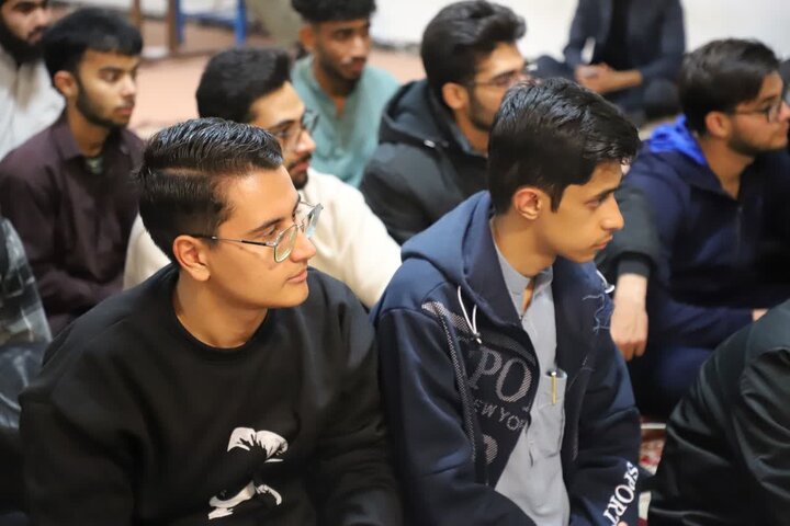 حضور سرزده و صمیمی نماینده ولی فقیه در سیستان و بلوچستان در خوابگاه دانشجویی دانشگاه سیستان و بلوچستان