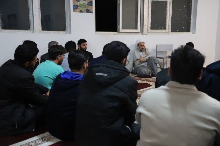 حضور سرزده و صمیمی نماینده ولی فقیه در سیستان و بلوچستان در خوابگاه دانشجویی دانشگاه سیستان و بلوچستان