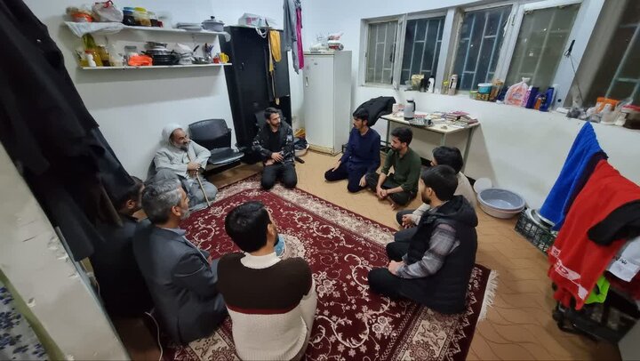 حضور سرزده و صمیمی نماینده ولی فقیه در سیستان و بلوچستان در خوابگاه دانشجویی دانشگاه سیستان و بلوچستان