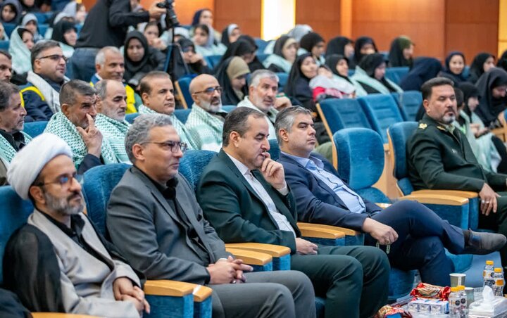 تصاویر/برگزاری رویداد ملی «قهرمان» همزمان با هفته کتاب و هفته بسیج در اراک