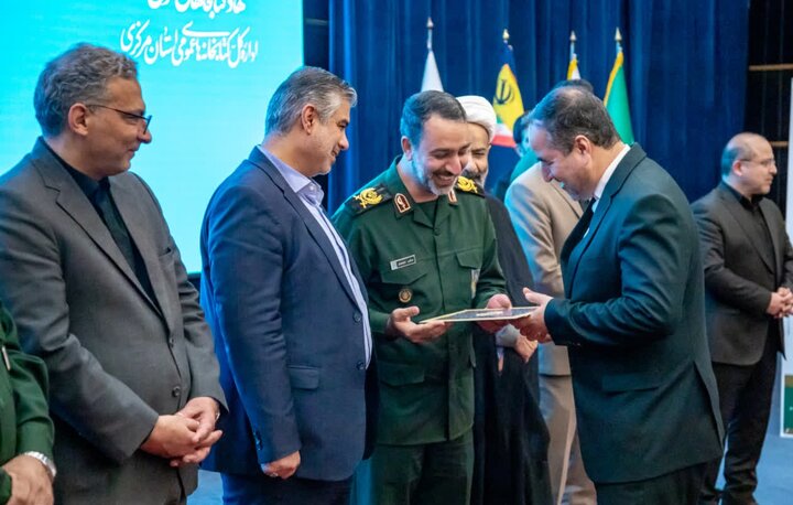 تصاویر/برگزاری رویداد ملی «قهرمان» همزمان با هفته کتاب و هفته بسیج در اراک