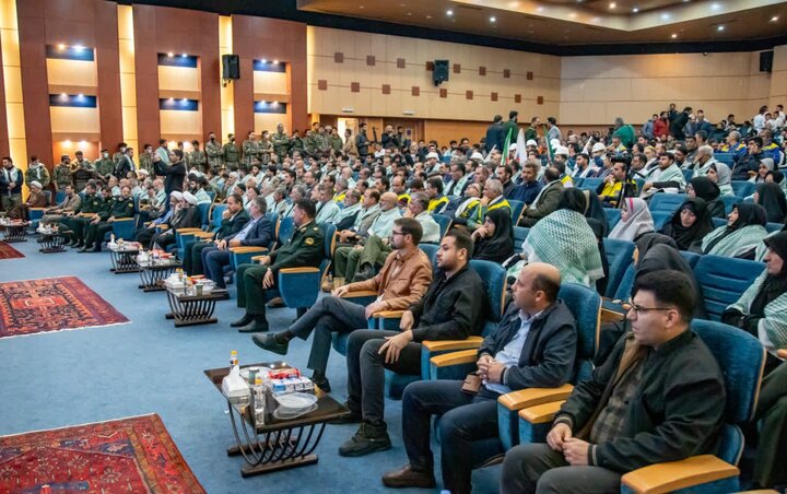 تصاویر/برگزاری رویداد ملی «قهرمان» همزمان با هفته کتاب و هفته بسیج در اراک