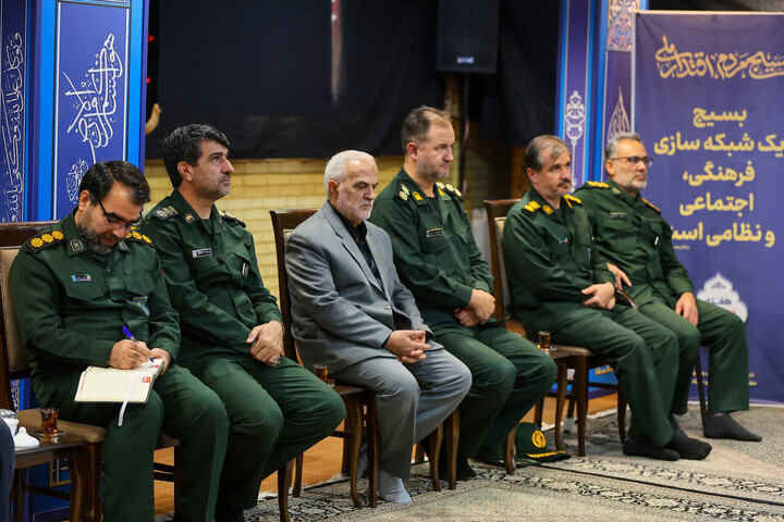 تصاویر | دیدار فرماندهان و مسئولان رده های بسیج در استان آذربایجان شرقی با  امام جمعه تبریز
