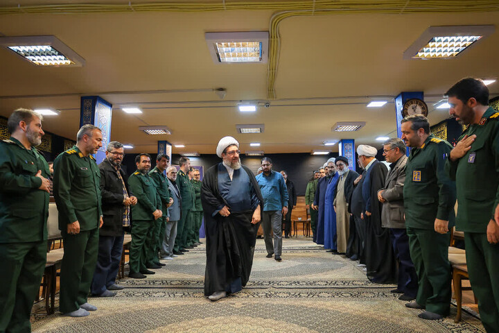 تصاویر | دیدار فرماندهان و مسئولان رده های بسیج در استان آذربایجان شرقی با  امام جمعه تبریز