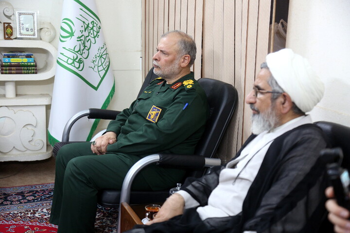 تصاویر/ دیدار رئیس سازمان بسیج مستضعفین با آیت الله بوشهری