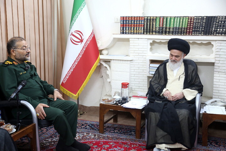 تصاویر/ دیدار رئیس سازمان بسیج مستضعفین با آیت الله بوشهری