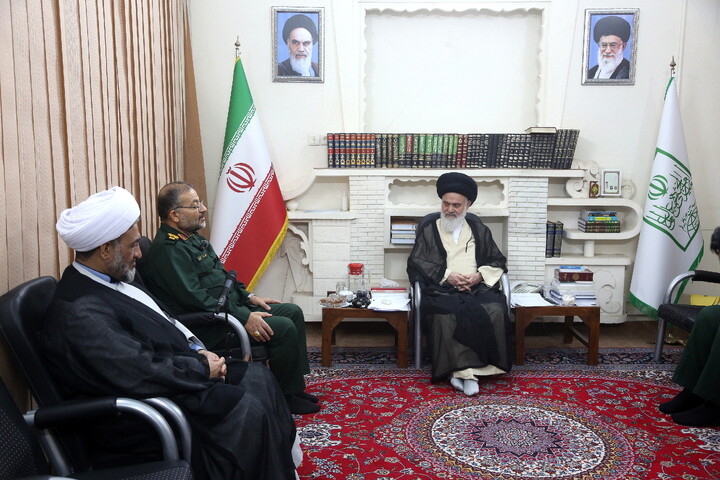 تصاویر/ دیدار رئیس سازمان بسیج مستضعفین با آیت الله بوشهری