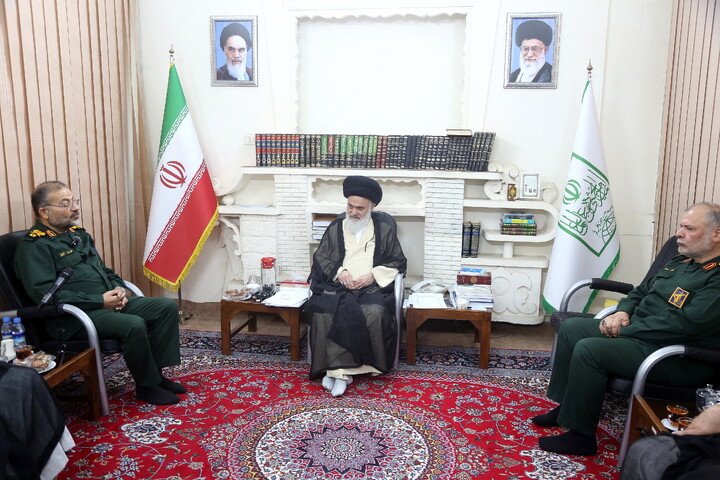 تصاویر/ دیدار رئیس سازمان بسیج مستضعفین با آیت الله بوشهری