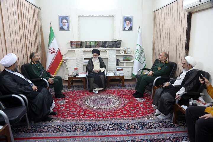 تصاویر/ دیدار رئیس سازمان بسیج مستضعفین با آیت الله بوشهری