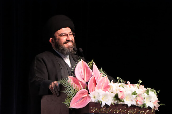 تصاویر / آیین گرامیداشت روزکتاب، کتابخوانی و کتابدار زنجان