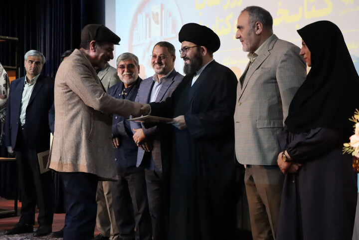 تصاویر / آیین گرامیداشت روزکتاب، کتابخوانی و کتابدار زنجان