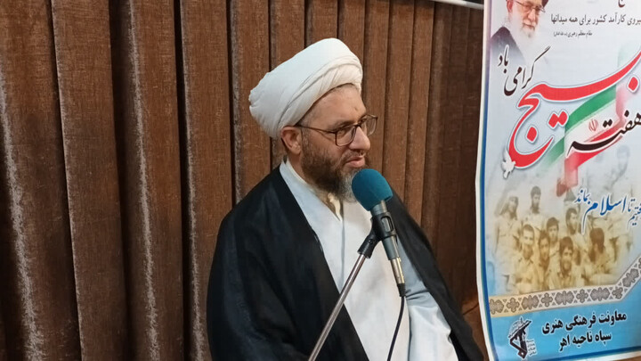 تصاویر / دیدار فرماندهان و بسیجیان سپاه ناحیه اهر با امام جمعه شهرستان