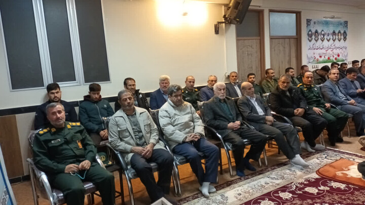تصاویر / دیدار فرماندهان و بسیجیان سپاه ناحیه اهر با امام جمعه شهرستان