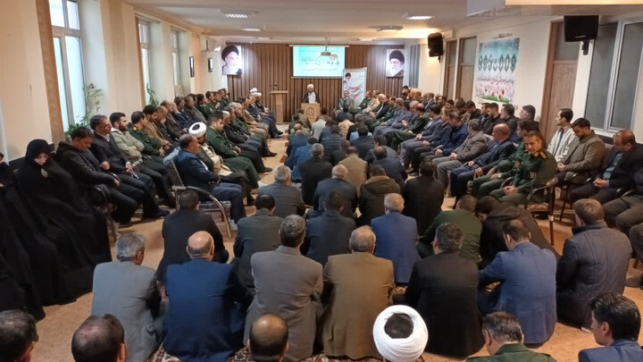 تصاویر / دیدار فرماندهان و بسیجیان سپاه ناحیه اهر با امام جمعه شهرستان