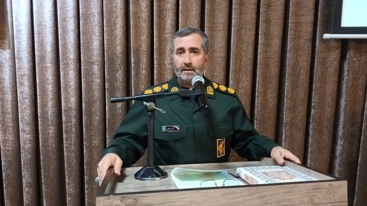 تصاویر / دیدار فرماندهان و بسیجیان سپاه ناحیه اهر با امام جمعه شهرستان