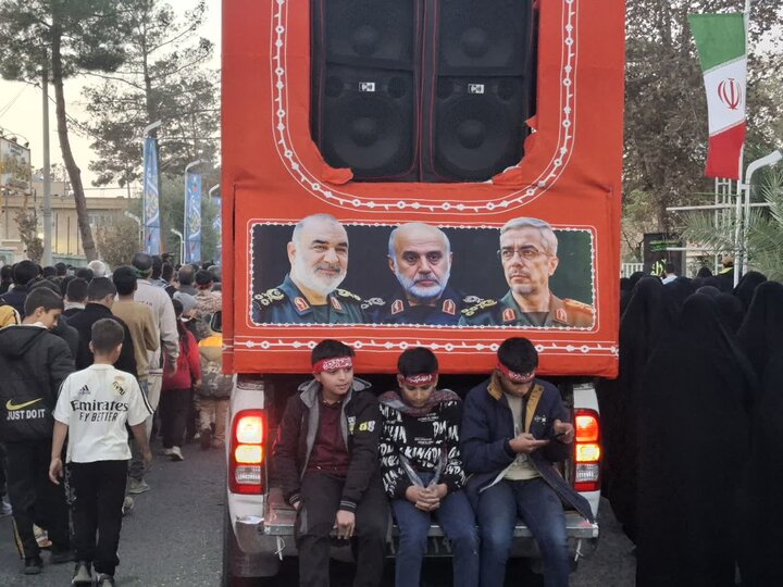 تصاویر/ مراسمات استقبال مردم شهید پرورآران و بیدگل از شهدای گمنام